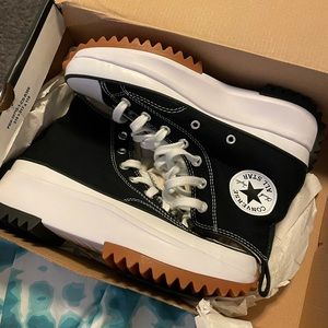 Converse Run Star Hike